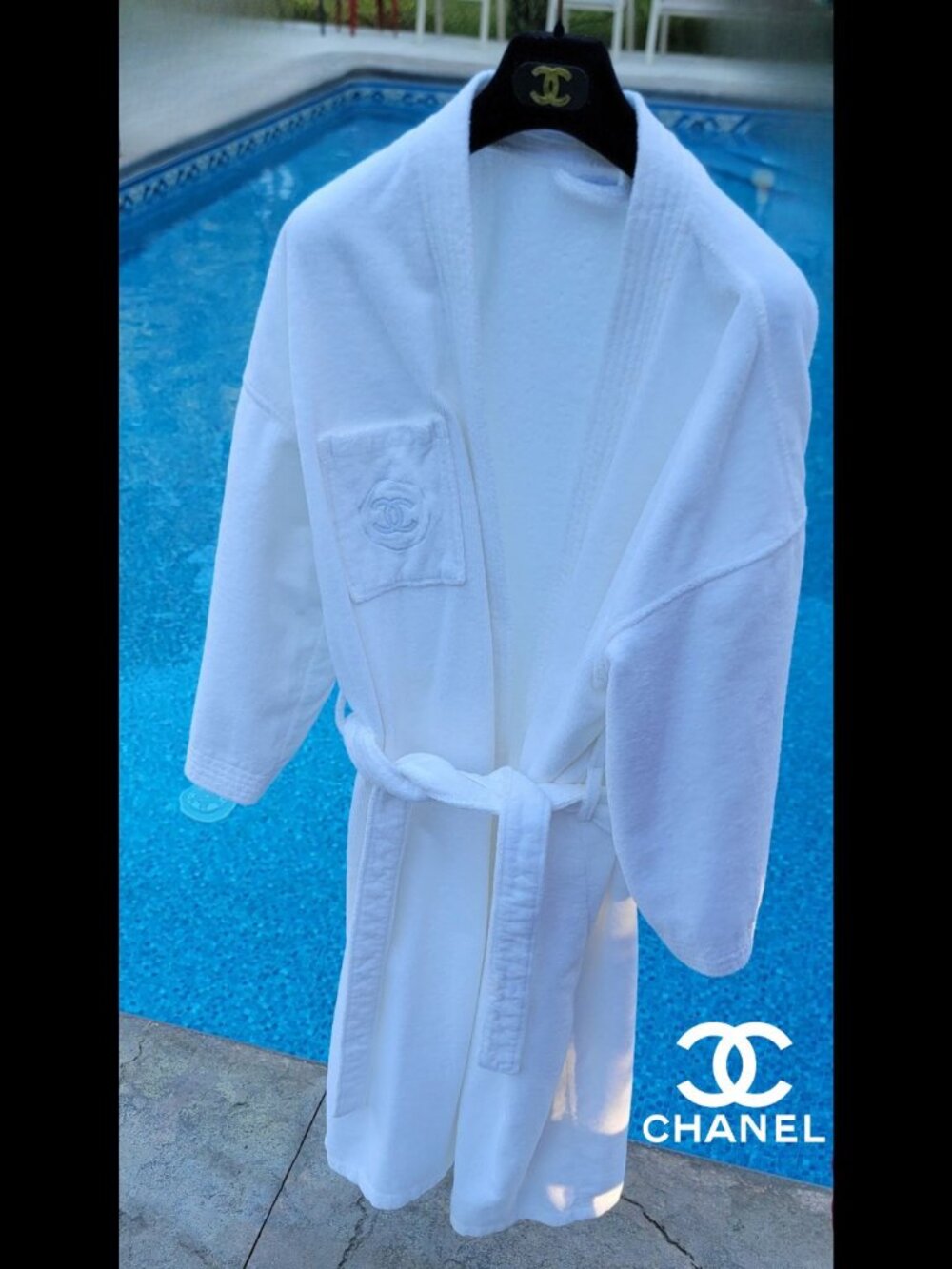 CHANEL Rare White Terrycloth Bathrobe Embroidered, One Size, Authentic, Robe